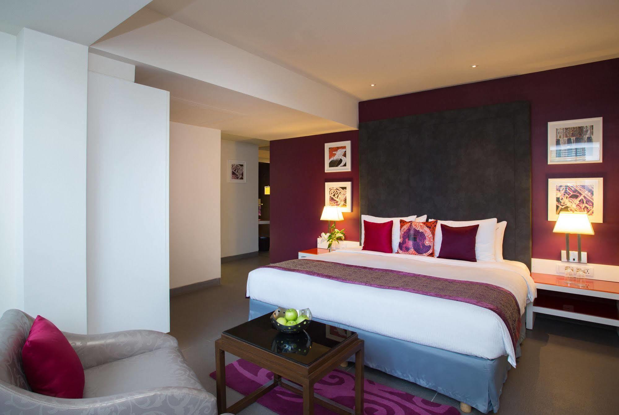 Hard Rock Hotel Goa Calangute Exterior foto A bedroom at the hotel