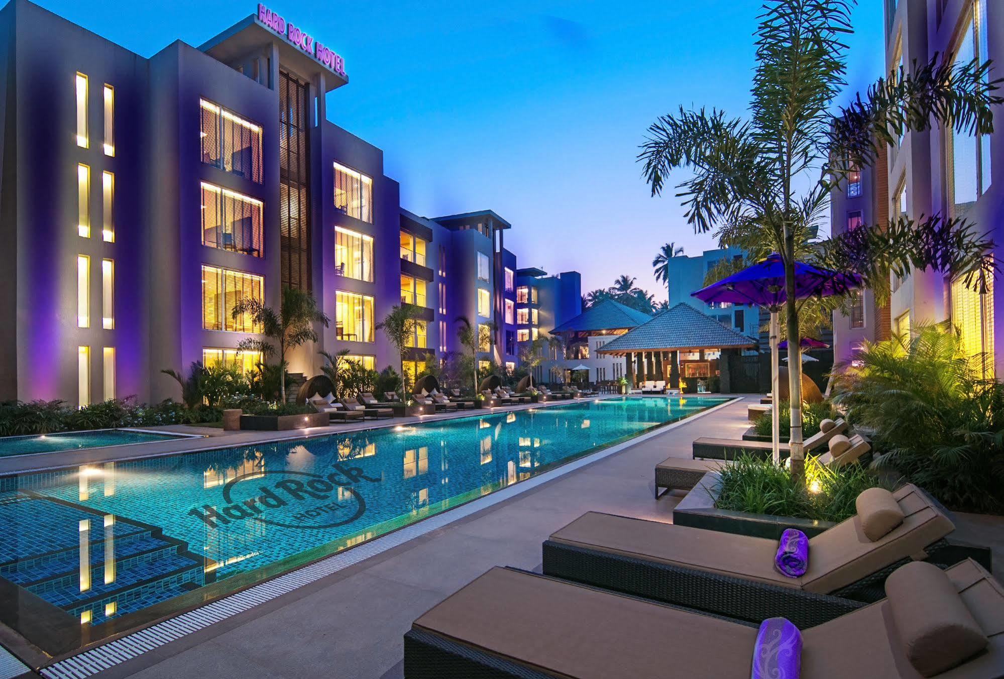 Hard Rock Hotel Goa Calangute Exterior foto The pool at the W Bangkok