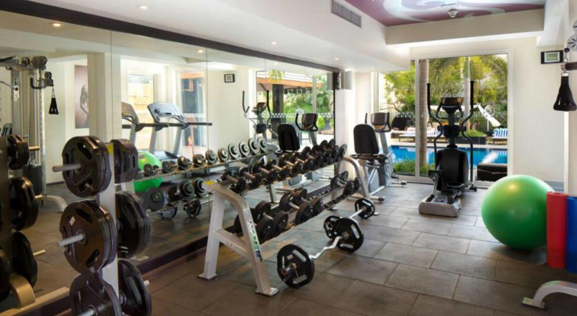 Hard Rock Hotel Goa Calangute Exterior foto The gym at the hotel
